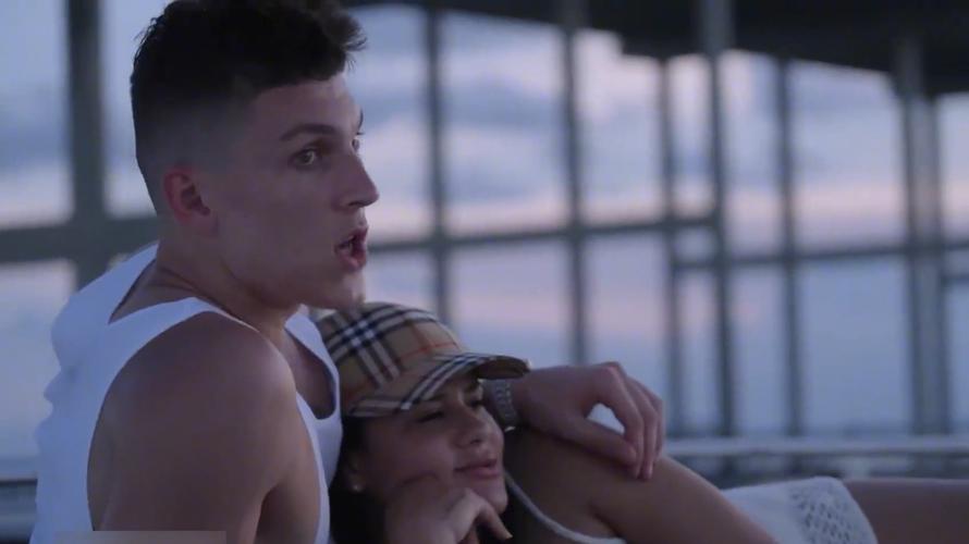 泰勒希罗；泰勒希罗女友