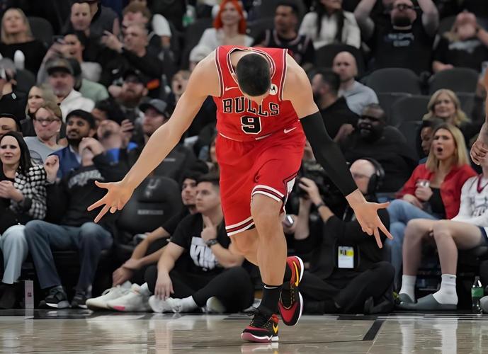 详细阅读:热火vs公牛高清;热火vs公牛高清图片 热火vs公牛高清;热火vs公牛高清图片